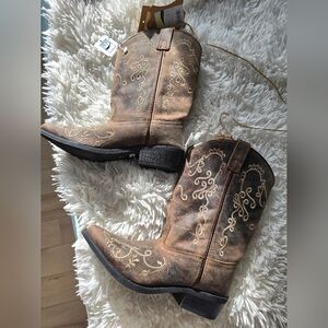 Women’s Brown Embroidered Western Heeled Boots